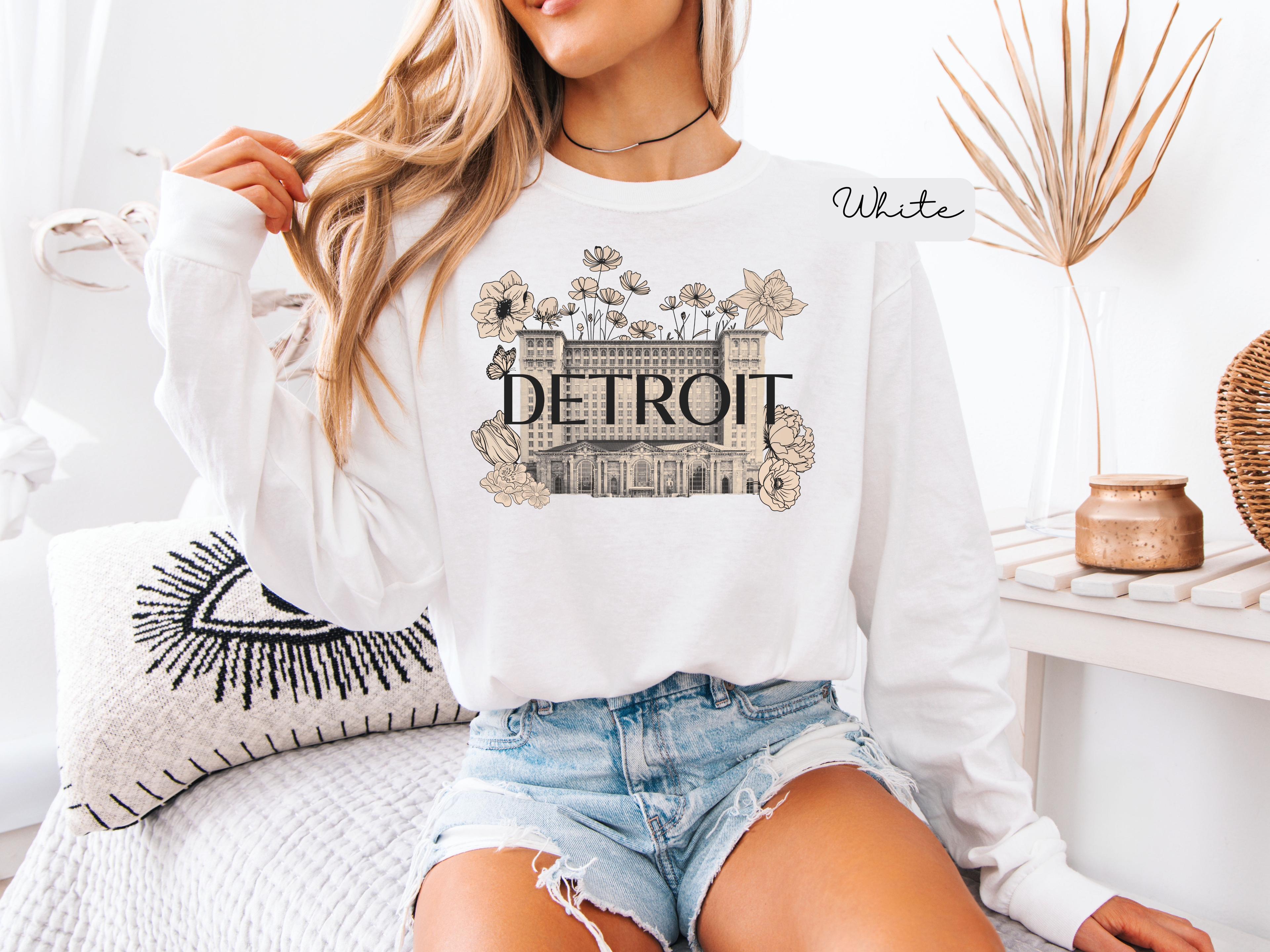 Beautiful Detroit Vintage Floral Train Station Long Sleeve T-Shirt